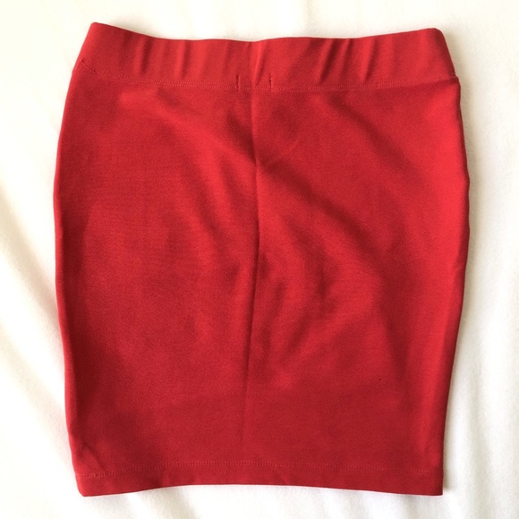 🌺 Stoosh mini pencil skirt (Valentine’s Skirt) - Picture 2 of 10